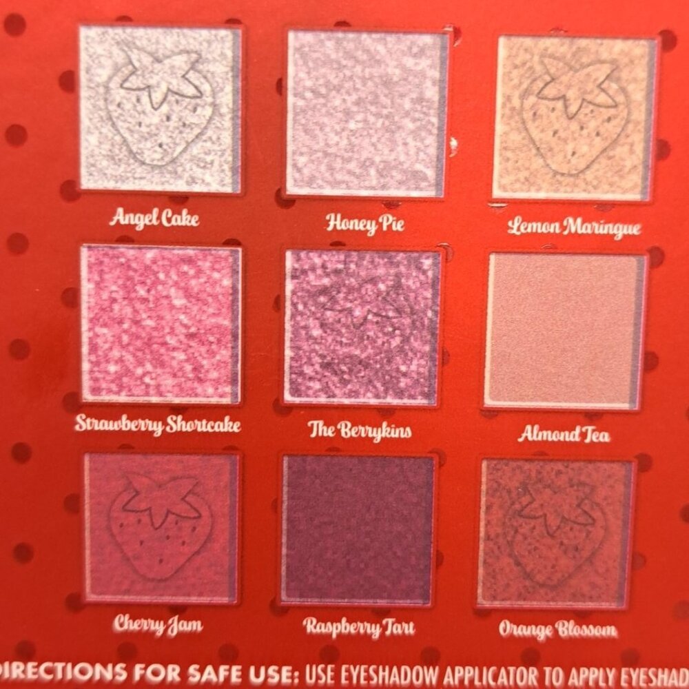 Strawberry Shortcake Eyeshadow Palette Cute Collectible Makeup Kit - Picture 5 of 6